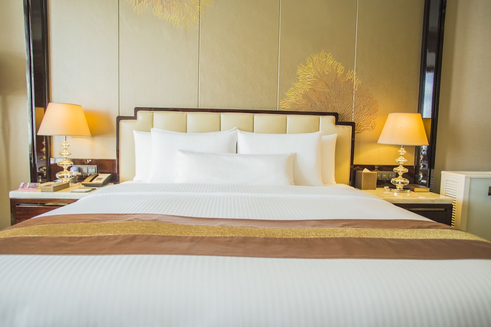 Grand Deluxe King Room with View