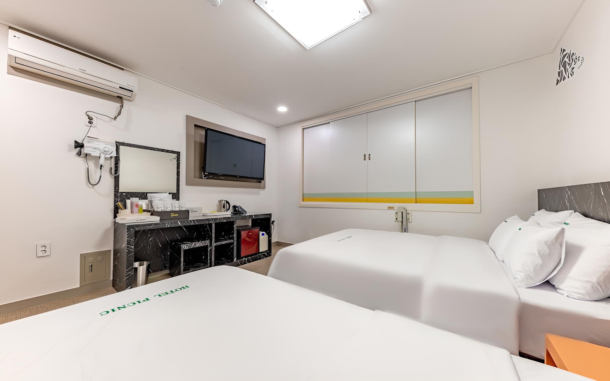 Room (Suite Ocean View - Double + Single (/) - Photo 4
