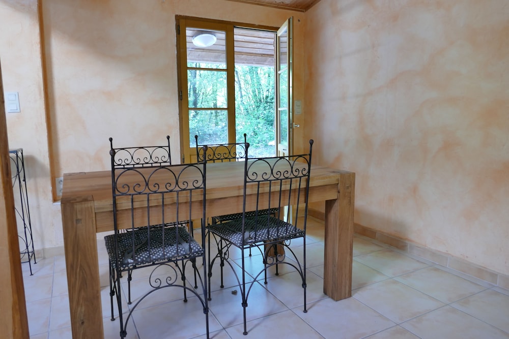 Comfort Chalet, 1 Bedroom, Pool Access, Park View (Le Mazet) photo 3