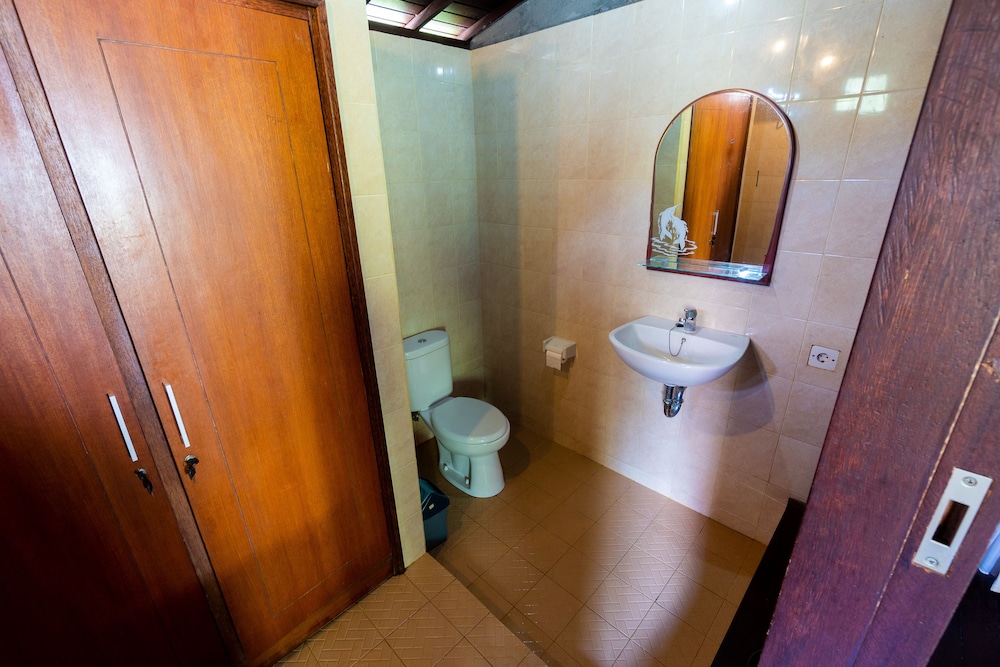 Bungalow, 2 Twin Beds, Pool View photo 3