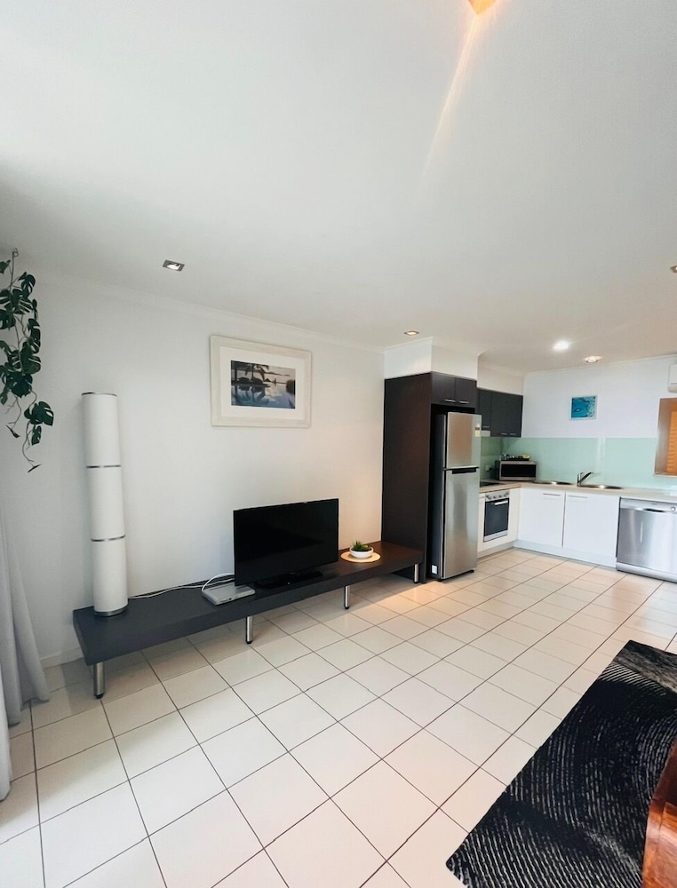 1 Bedroom Water View Spa Apartment - Photo 19