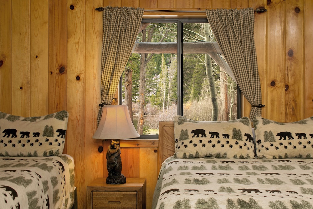 Cabin, 3 Bedroom (Historic Three Bedroom Cabin) photo 2