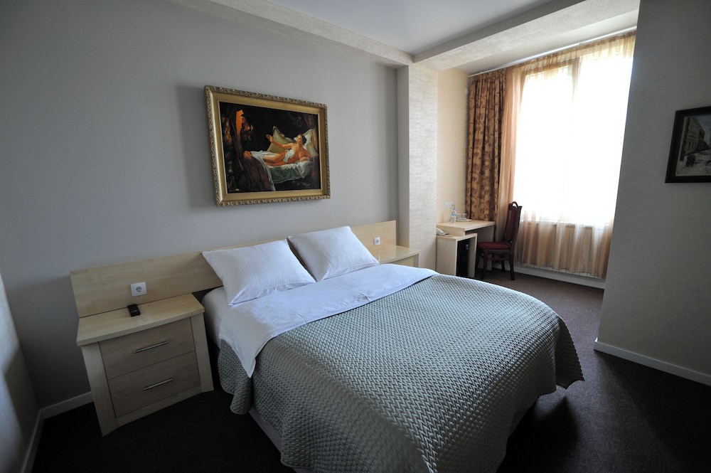 Standard Double Room, City View