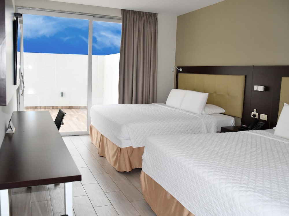 Standard Room, 2 Double Beds, Balcony photo 1