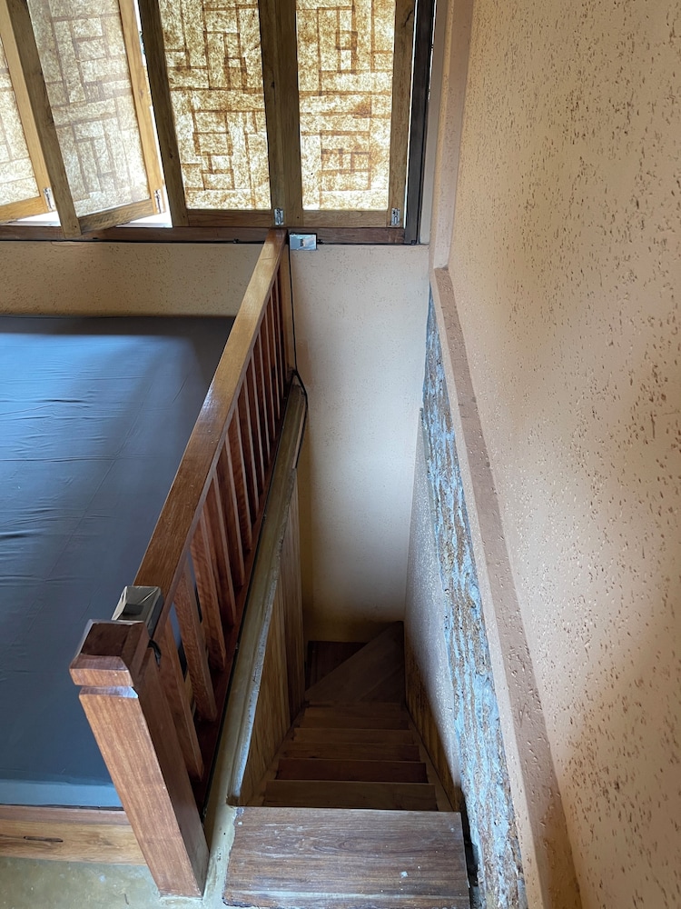 Shared Dormitory, Mezzanine