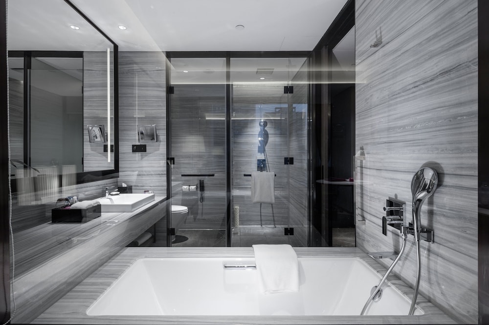 Standard Room, 2 Twin Beds, City View (High Floor) photo 2