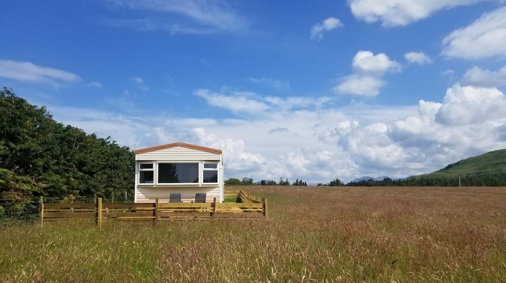 Comfort Mobile Home, 2 Bedrooms, Hill View, Mountainside photo 1