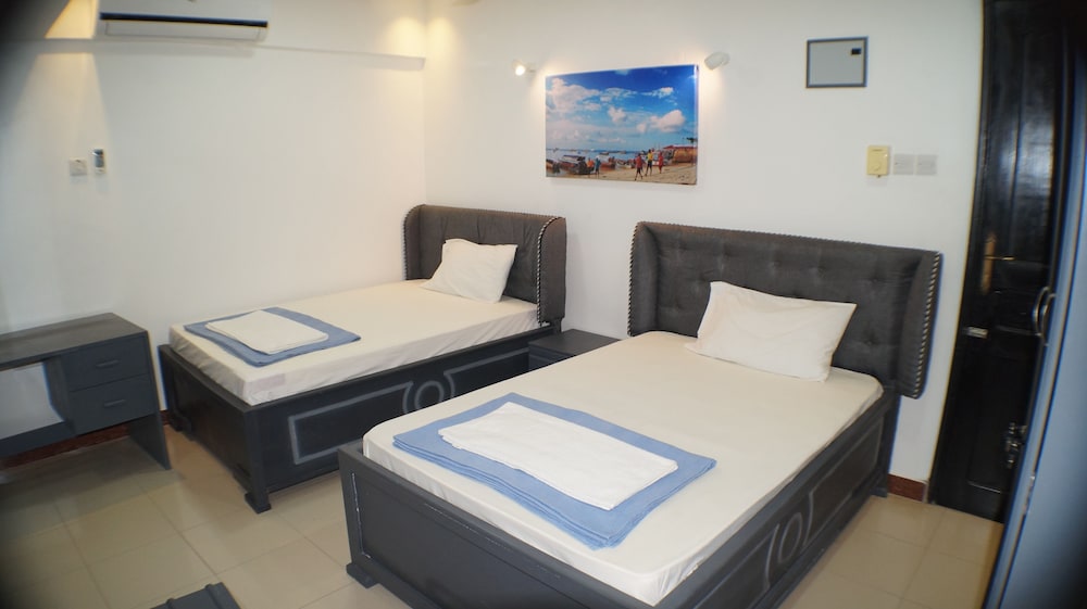 Basic Double Room, 1 King Bed photo 2