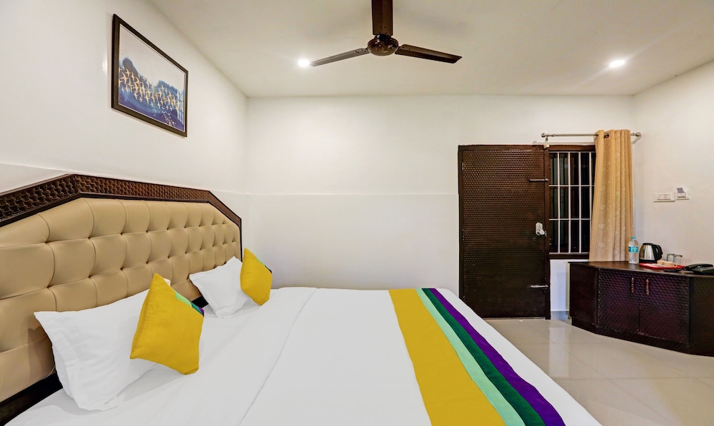 Standard Double Room - Photo 9