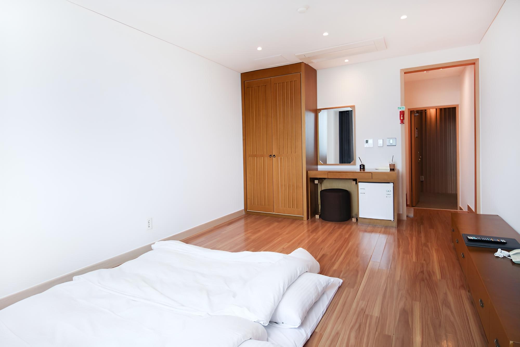 Traditional Room photo 2
