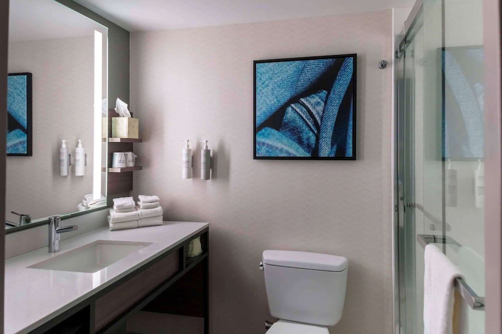 Suite, 2 Queen Beds, Accessible (Hearing) - Photo 4