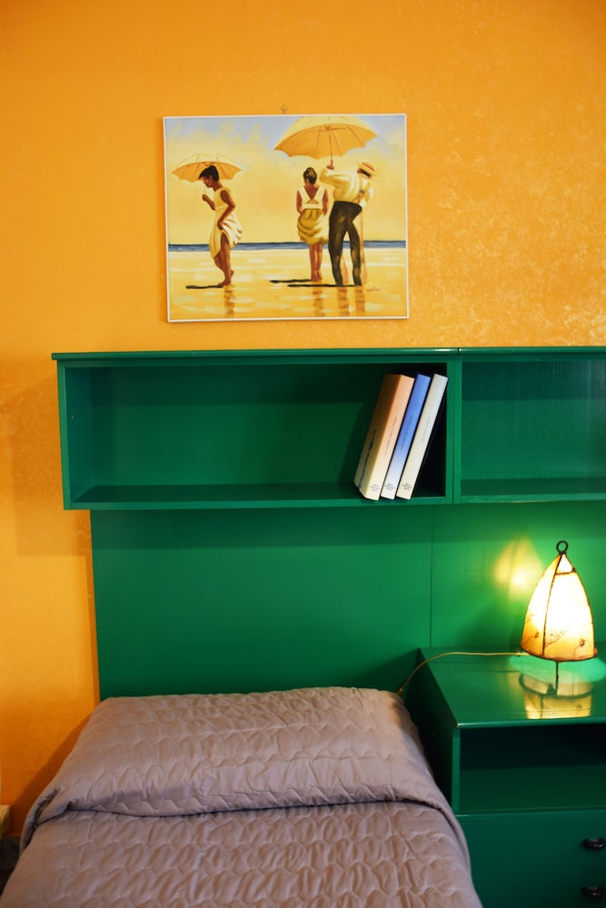 Deluxe Twin Room, Shared Bathroom, City View
