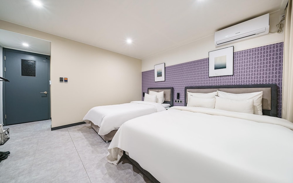 Room (Deluxe Twin - Starbucks Coffee PKG (N) - Photo 2