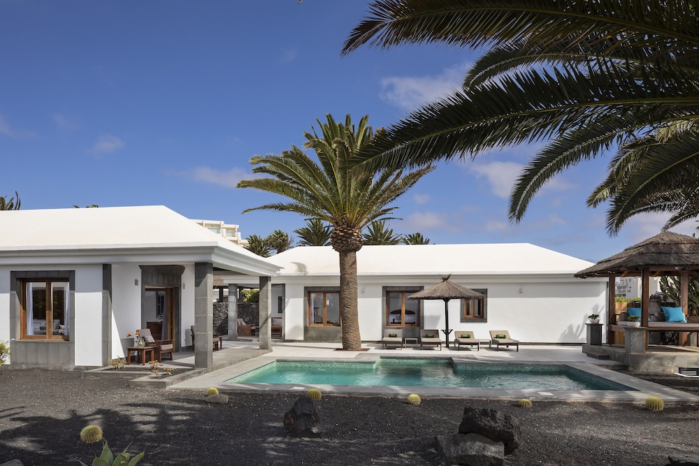 Presidential Room (The Reserve, Garden Villa)