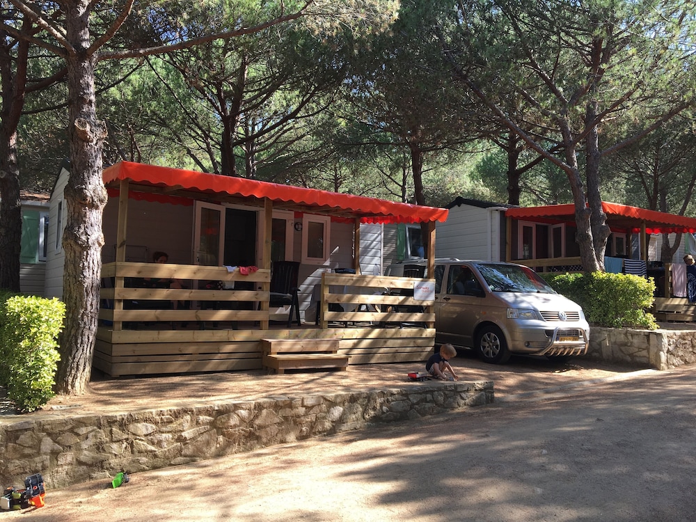 Casa Móvil, 2 Habitaciones, Balcón, Vista al Jardín