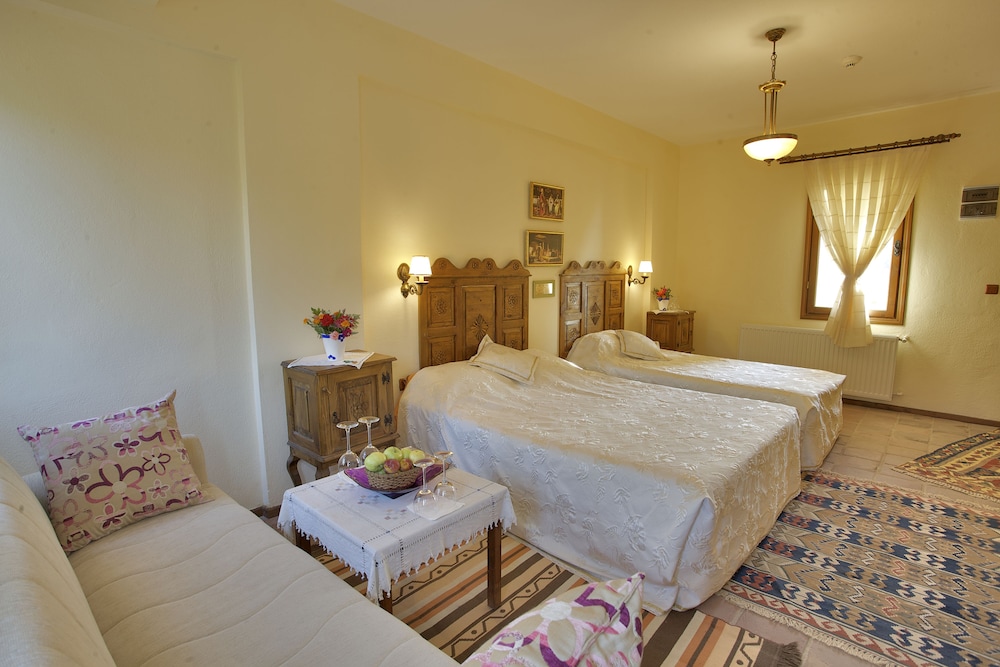 Standard Double Room - Photo 3