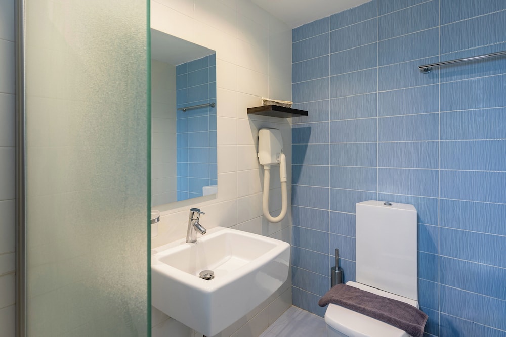 Junior Suite with Garden View - Photo 7
