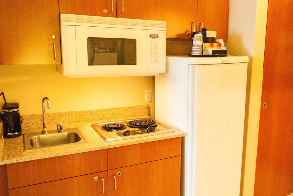 Suite, 2 Double Beds, Non Smoking, Kitchenette - Photo 2