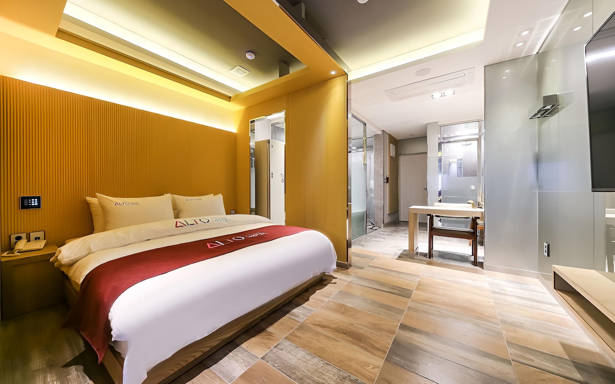 Room (VIP (with styler jjimjilbang)) photo 1