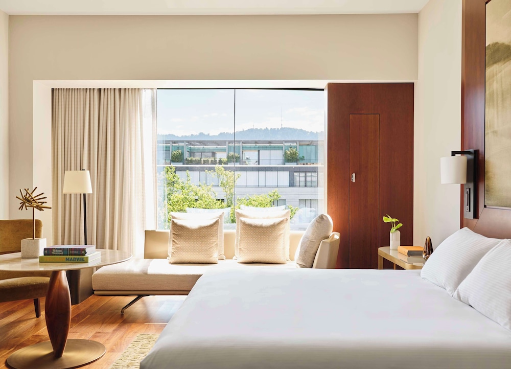 Room, 1 King Bed (High Floor)