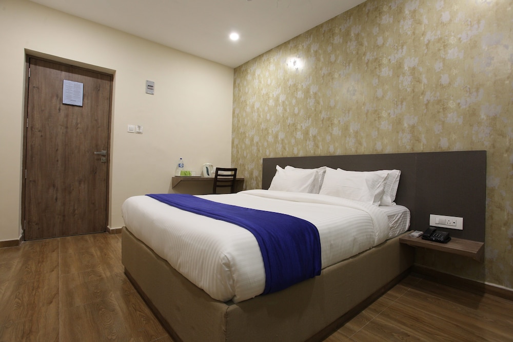 Deluxe Room - Photo 9