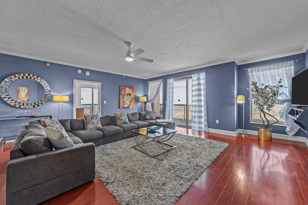 Condo, 4 Bedrooms
