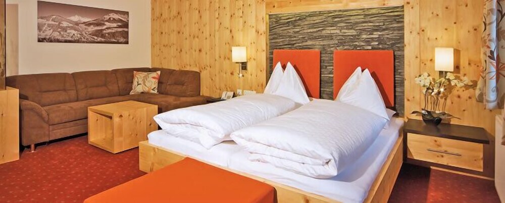 Double Room, Balcony, Mountain View