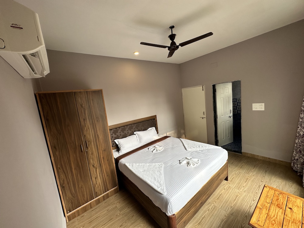 Deluxe Room - Photo 27