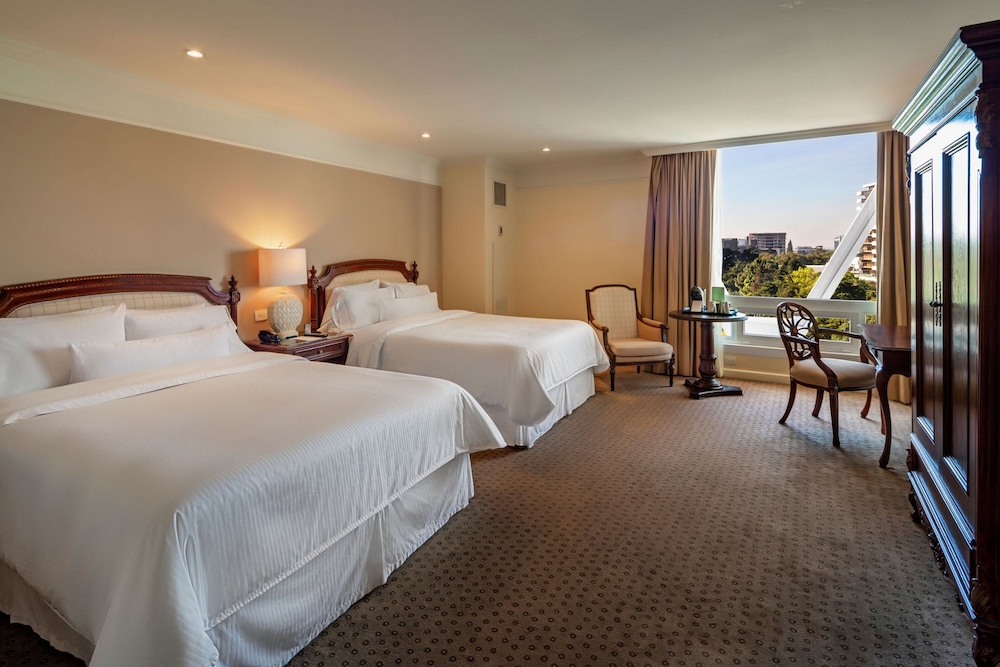 Deluxe Room, 2 Queen Beds photo 2