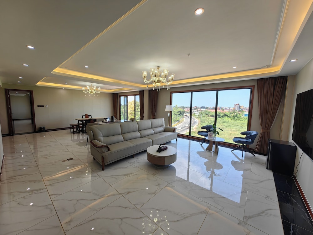 Royal Studio Suite photo 1