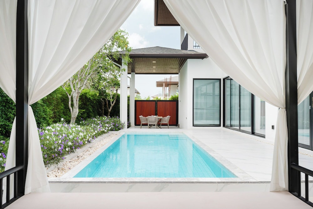 Club House, 6 Bedrooms, Private Pool