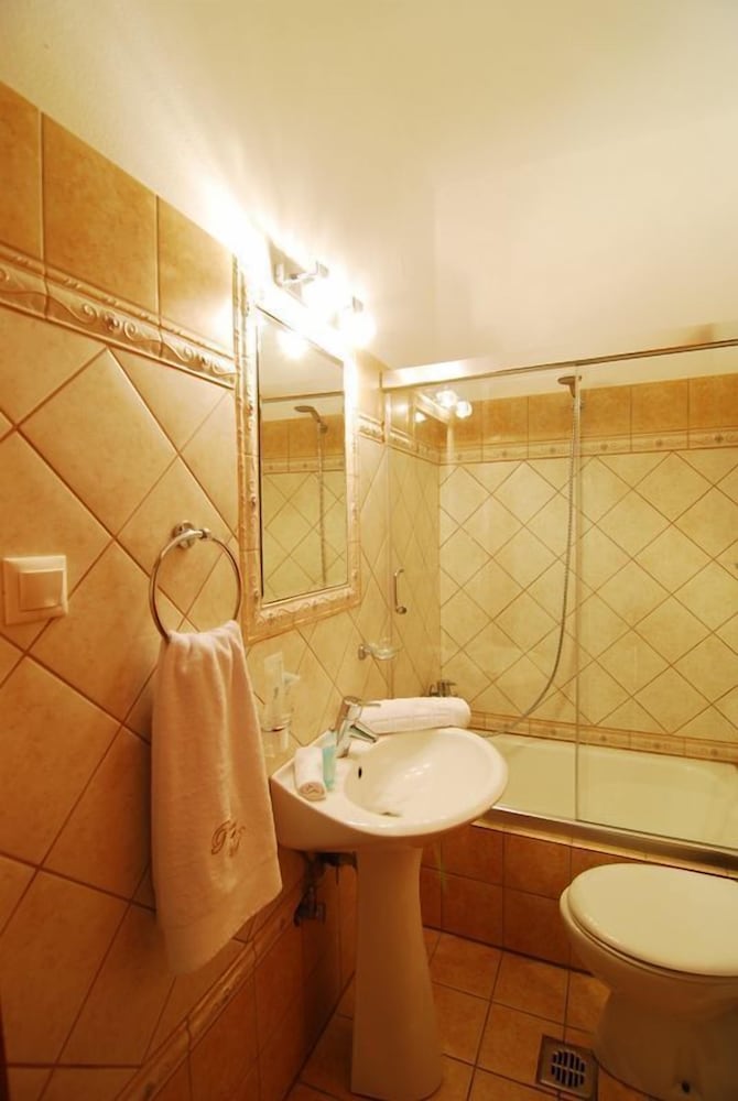 Deluxe Room, Sea View - Photo 9
