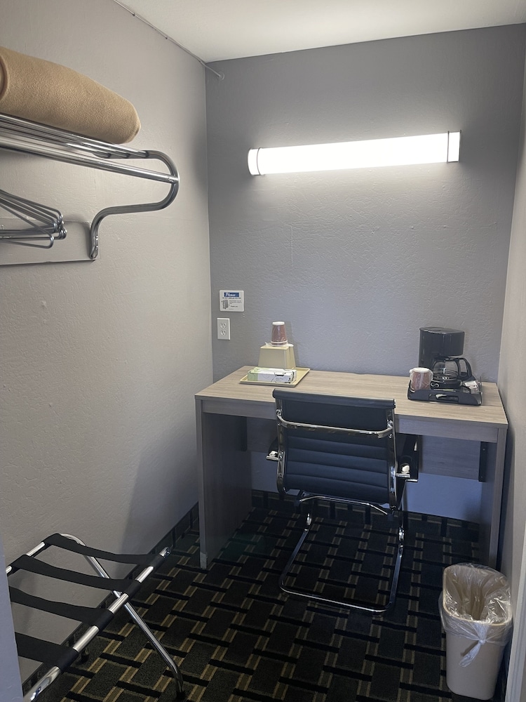 Room, 1 Queen Bed, Non Smoking