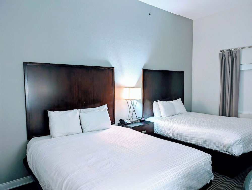 Room, 2 Queen Beds - Photo 1