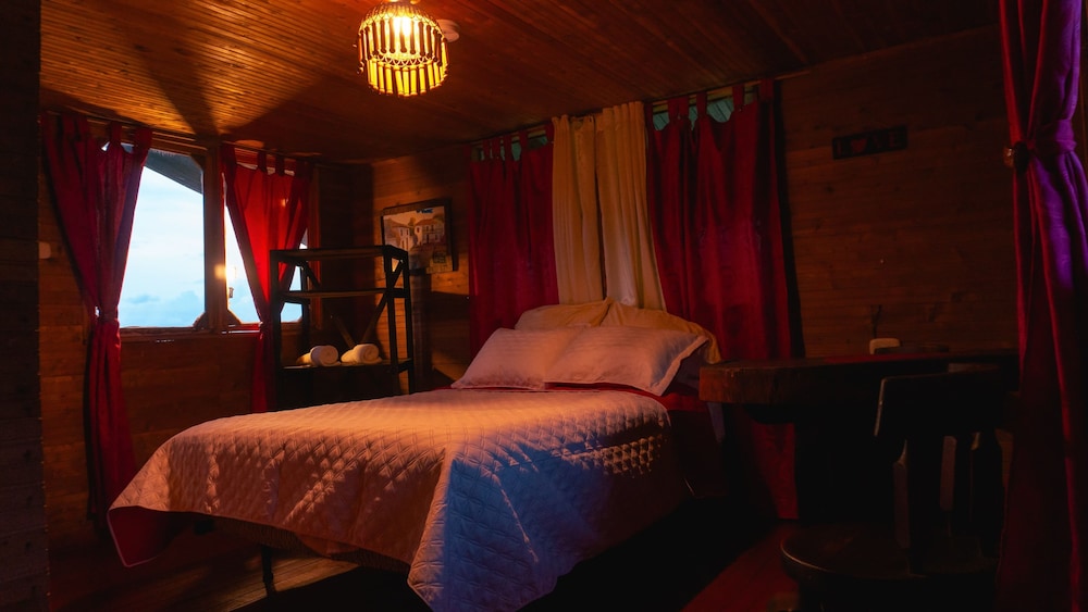 Family Cabin, 1 Bedroom, Mountain View, Mountainside photo 3