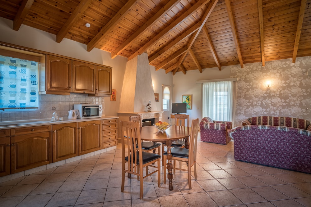 Suite (Aristotelis) photo 3