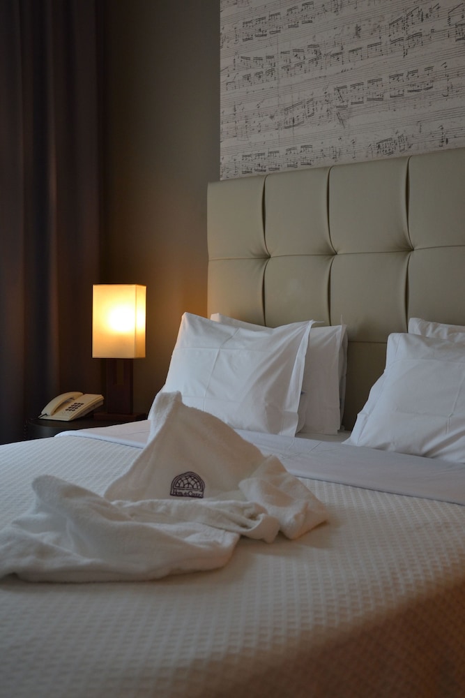 Superior Double or Twin Room - Photo 16