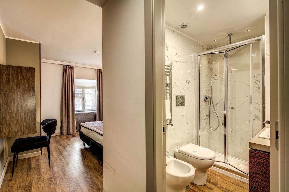 Standard Double Room photo 2