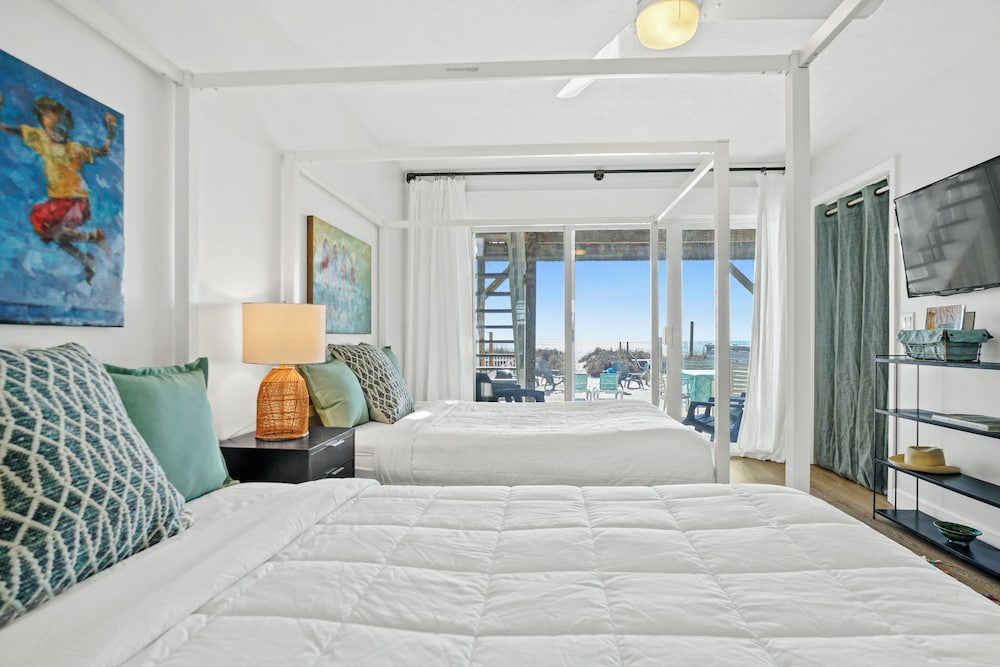Townhome, 3 Bedrooms, Beachfront (Beachside West 7)