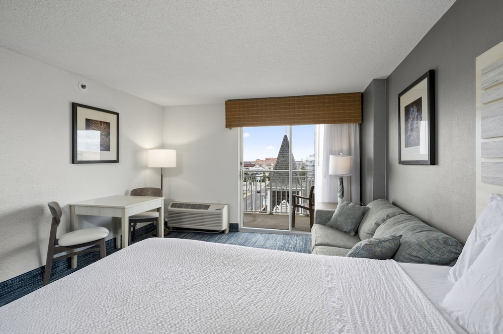 Single Room, Balcony, Partial Ocean View photo 2