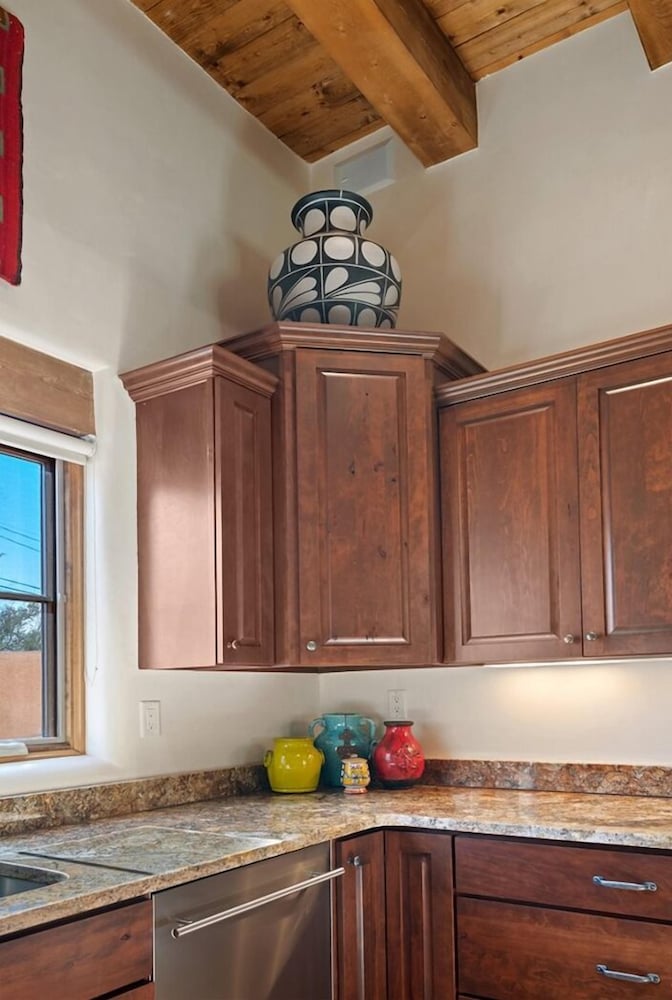 House (Adobe Dream - Luxury East Side Adobe ) photo 2