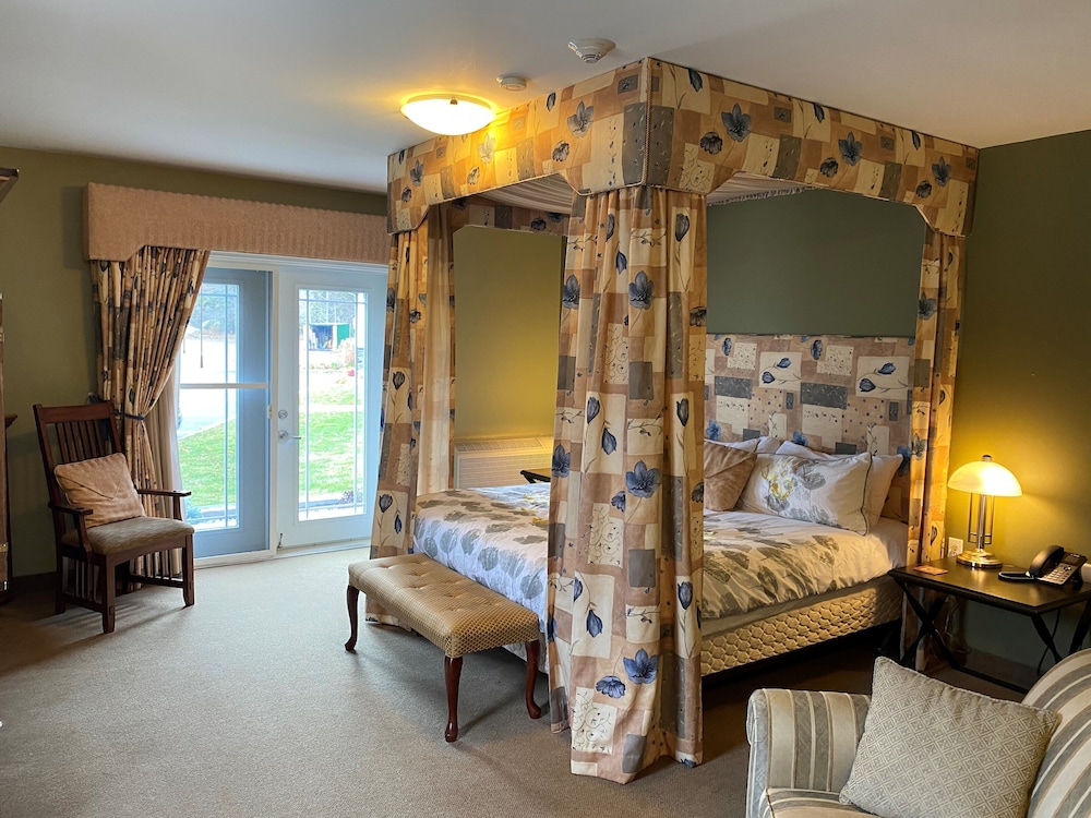 Suite, 1 King Bed photo 1