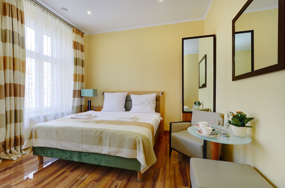 Deluxe Double Room, 1 King Bed, City View photo 1
