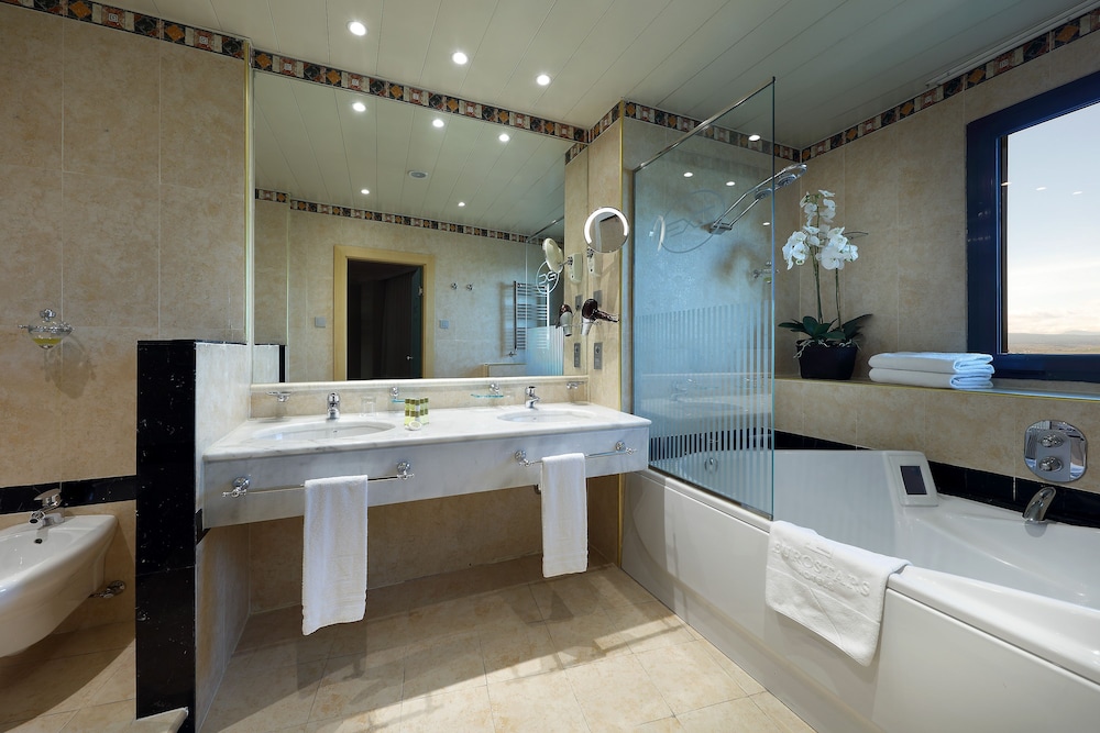 Superior Double Room Single Use - Photo 6