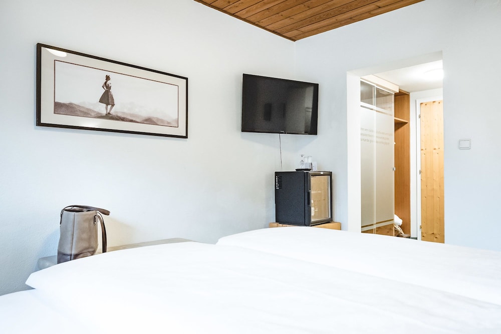 Standard Double Room Single Use photo 2