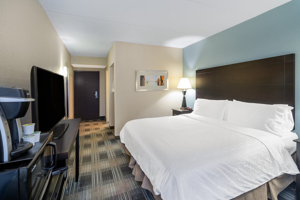 Standard Room, 1 King Bed (LEISURE) - Photo 3