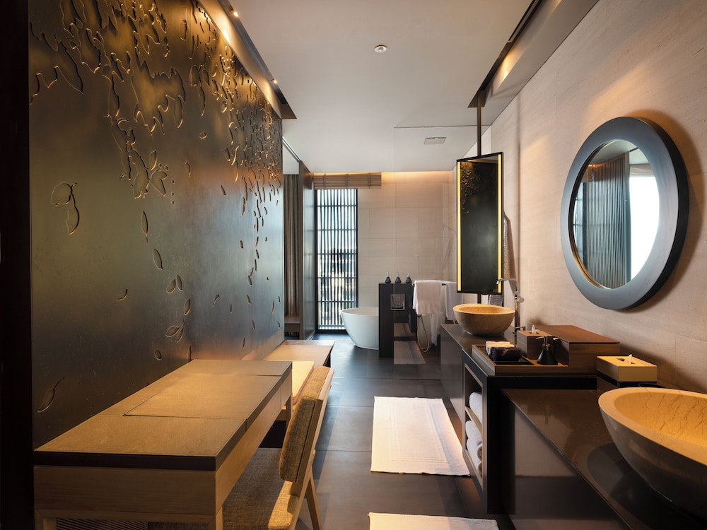 Family Suite with Complimentary Rainforest Experience once per stay thumbnail 6