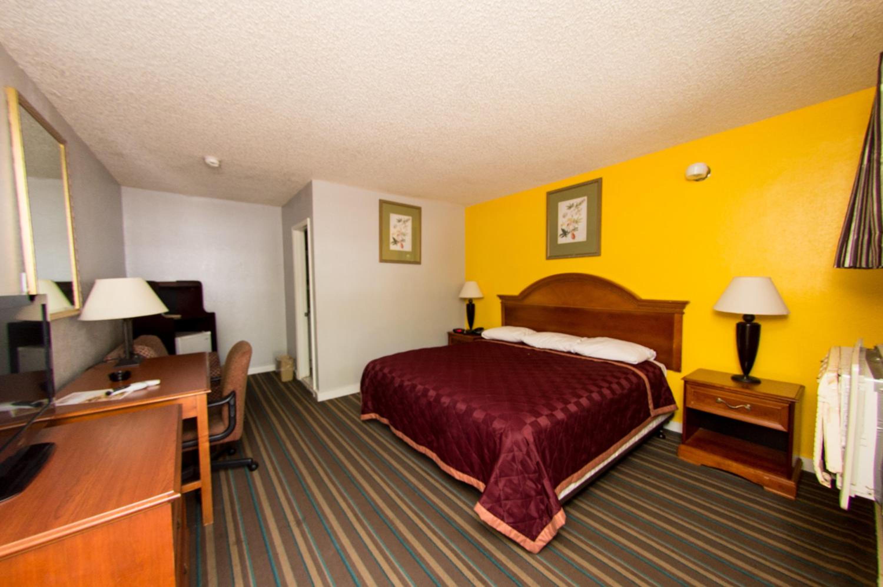Standard King Room photo 1