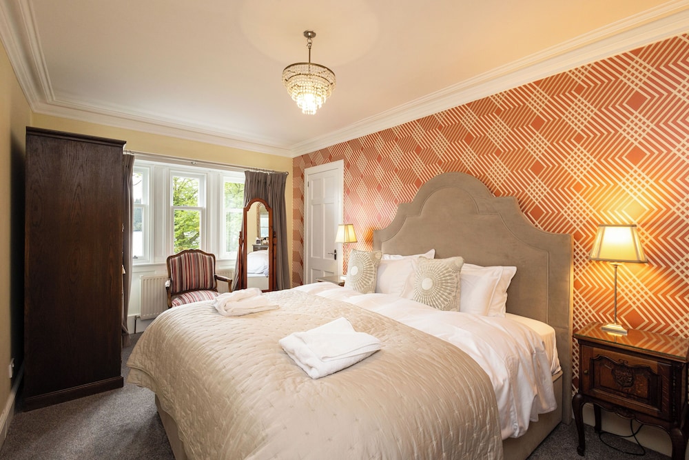 Super King Rm with Lake View Ensuite Rm 4 photo 2