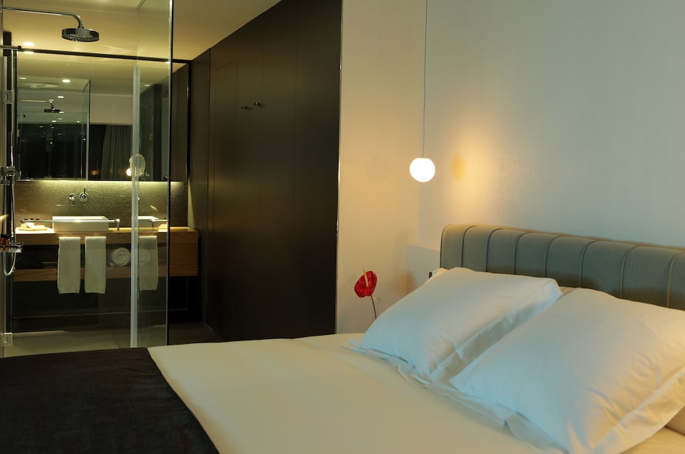 Available room
